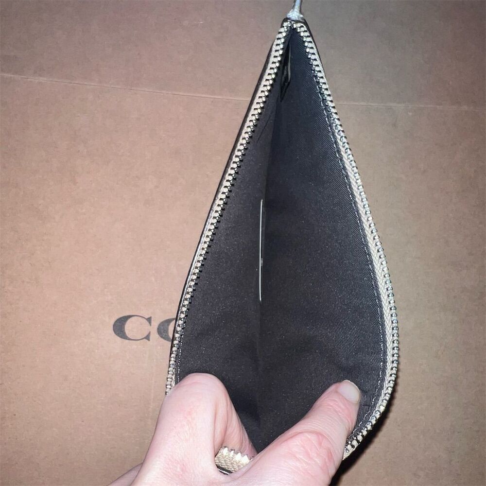 COACH Wallet Wristlet Zip Tip Cardholder NWT AUTHENTIC - Picture 3 of 4